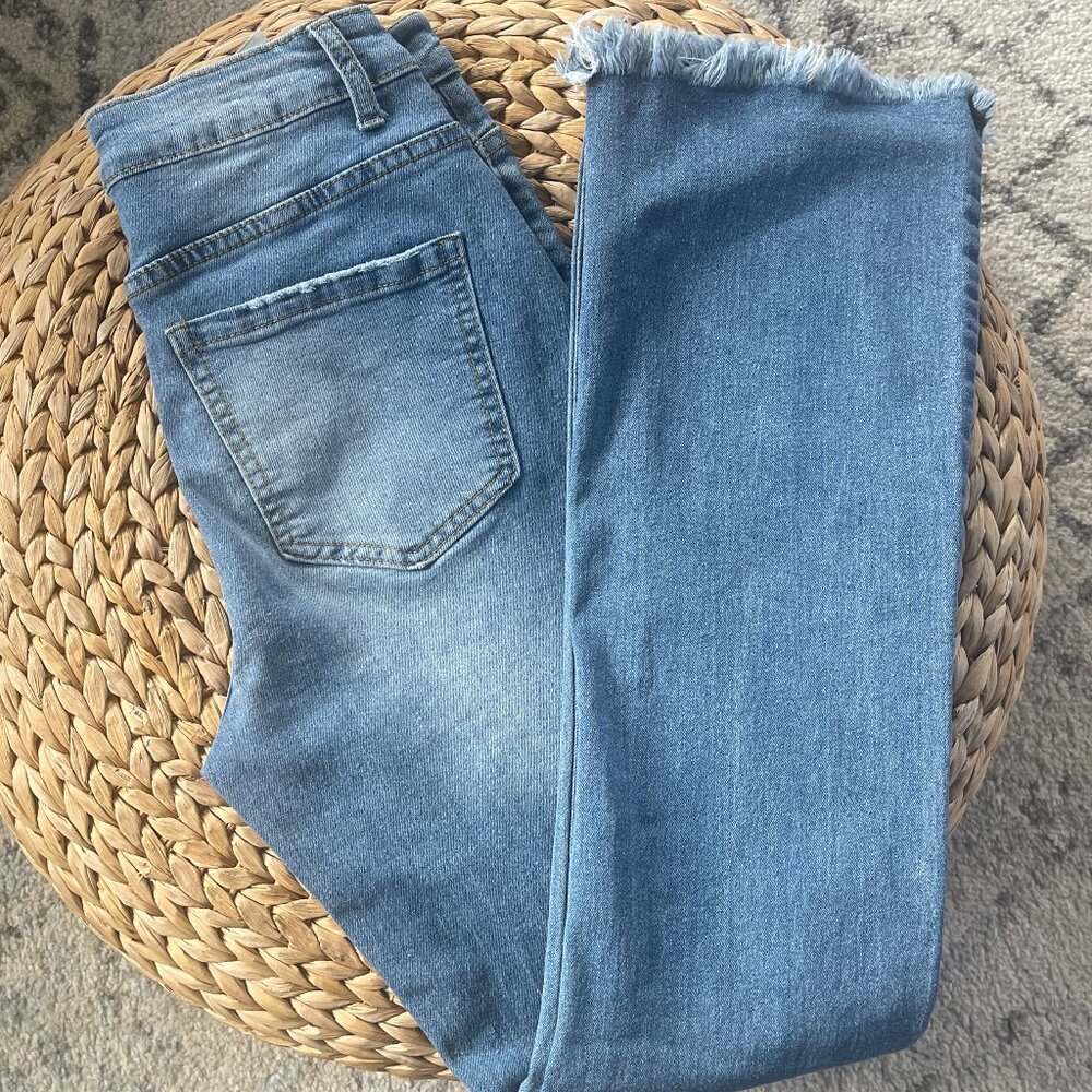 Light Wash Frayed Hem Bootcut jean - Size Small